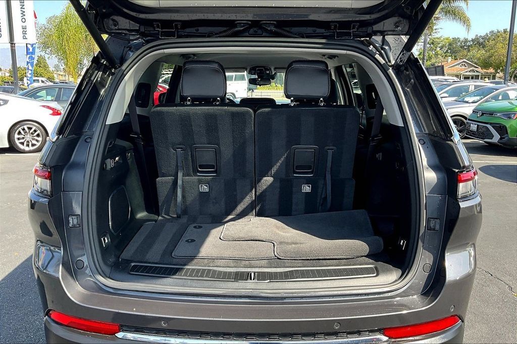 Used 2021 Jeep Grand Cherokee L Limited RWD image 25