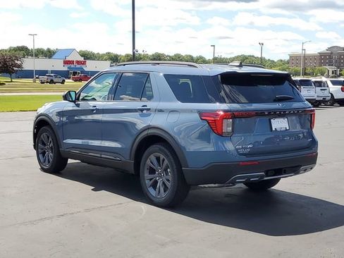 New 2026 Ford Explorer Active w/ Active Comfort Package AWD/4WD image 4