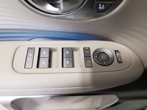Certified 2026 Hyundai Ioniq 9 Limited AWD/4WD image 11