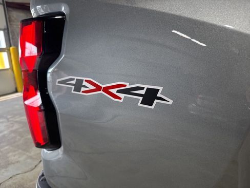 New 2025 Chevrolet Colorado LT w/ LT Convenience Package image 9