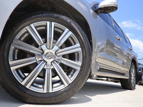 Used 2016 Lexus LX 570 4WD w/ Luxury Package image 24