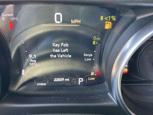 Used 2023 Jeep Wrangler Unlimited Sahara w/ Cold Weather Group AWD/4WD image 10