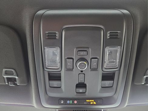 Used 2025 GMC Yukon Denali w/ Sun & Power Step Package AWD/4WD image 20