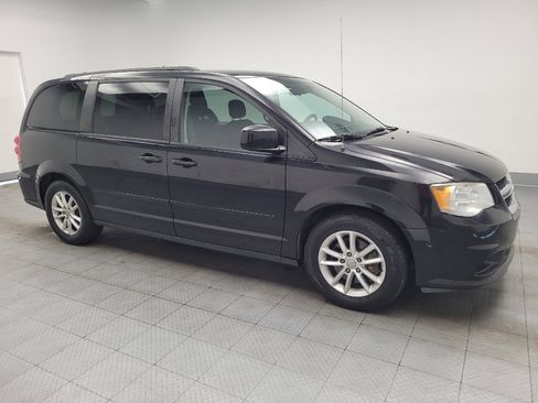 Used 2016 Dodge Grand Caravan SXT FWD image 11