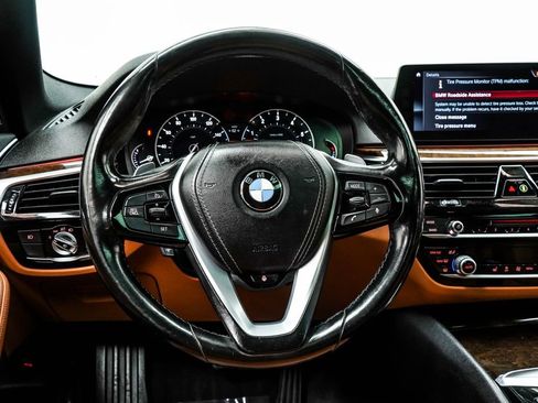 Used 2017 BMW 540i xDrive w/ Premium Package image 22