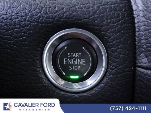 Used 2022 GMC Yukon XL Denali AWD/4WD image 29
