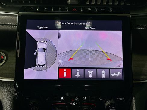 Used 2025 Jeep Grand Cherokee L Limited w/ Luxury Tech Group II image 25