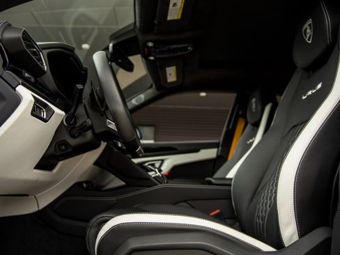 Used 2024 Lamborghini Urus S image 21
