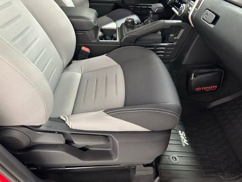 Used 2025 Toyota Tacoma TRD Sport image 59