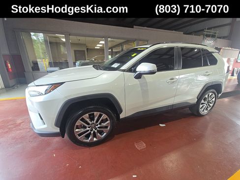 Used 2022 Toyota RAV4 XLE Premium FWD image 1