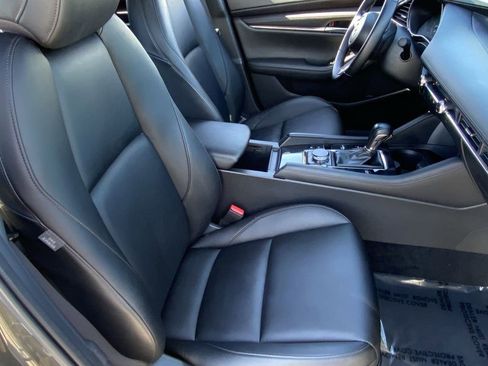 Used 2022 MAZDA MAZDA3 s image 10