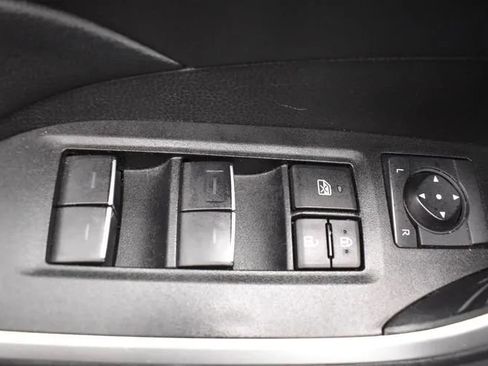 Used 2024 Toyota RAV4 XLE FWD image 21