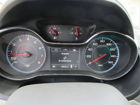 Used 2017 Chevrolet Cruze LT FWD image 17