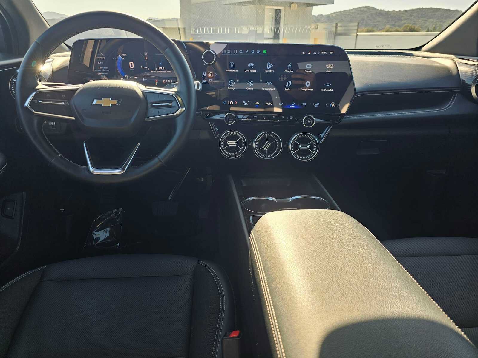 Used 2024 Chevrolet Blazer EV LT AWD/4WD image 18