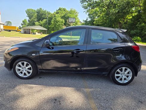 Used 2012 MAZDA MAZDA2 Touring FWD image 4