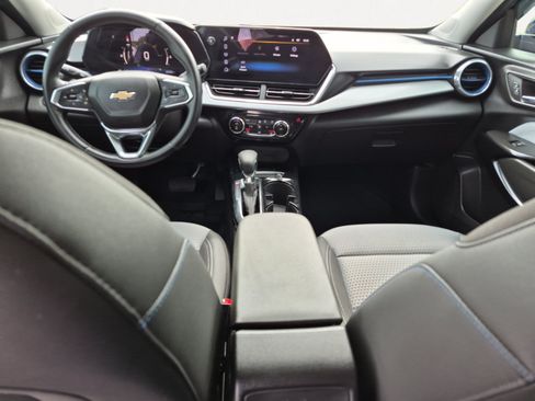 Used 2024 Chevrolet Trax LT w/ Driver Confidence Package FWD image 3