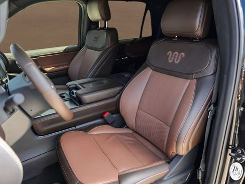 Used 2025 Ford Expedition King Ranch AWD/4WD image 7