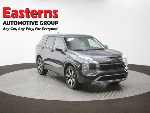 Used 2025 Mitsubishi Outlander SE AWD/4WD image 45