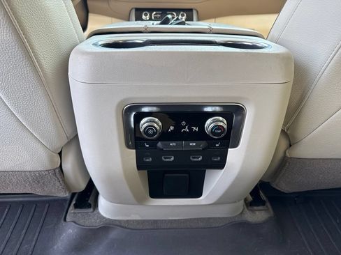 Used 2021 GMC Yukon XL Denali w/ Denali Premium Package AWD/4WD image 16