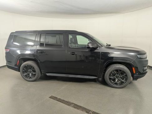 Used 2024 Jeep Wagoneer Series II AWD/4WD image 8
