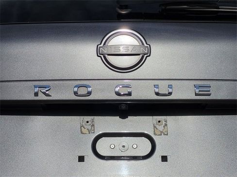 Used 2023 Nissan Rogue S image 27
