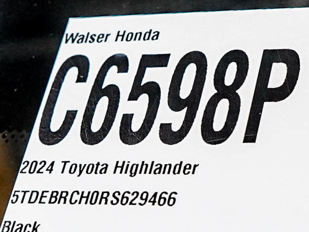 Used 2024 Toyota Highlander Platinum AWD/4WD image 34