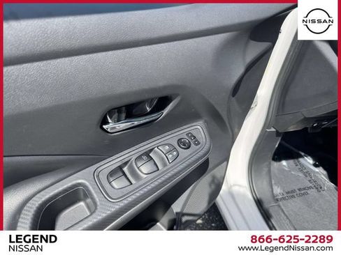 Used 2023 Nissan Versa SV FWD image 14