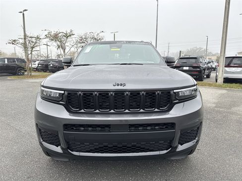 New 2025 Jeep Grand Cherokee L Altitude image 8