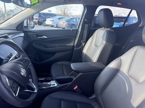 Used 2022 Buick Encore GX Essence w/ Experience Buick Package image 12