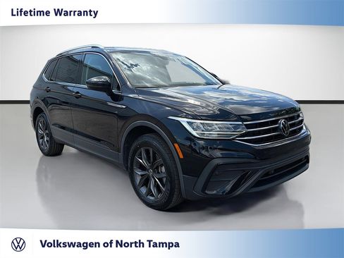 Used 2023 Volkswagen Tiguan SE FWD image 1