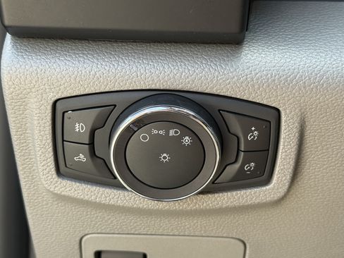 Used 2018 Ford F150 XL w/ Equipment Group 101A Mid AWD/4WD image 24