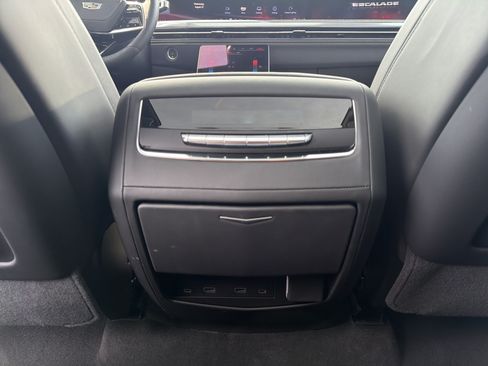 Used 2025 Cadillac Escalade V AWD/4WD image 47