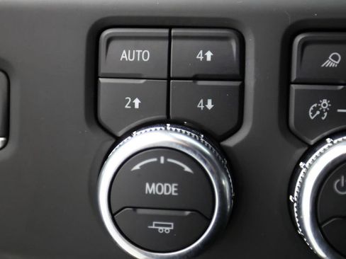 Used 2025 GMC Sierra 2500 AT4X AWD/4WD image 27