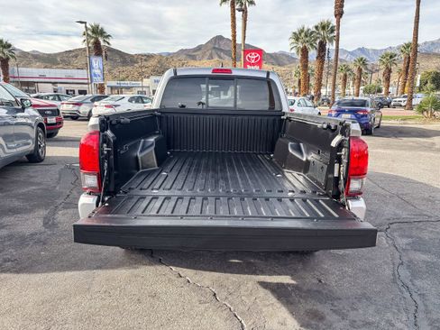 Used 2019 Toyota Tacoma SR5 image 13
