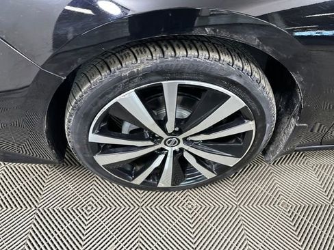 Used 2020 Nissan Altima 2.5 SR w/ Premium Package image 10
