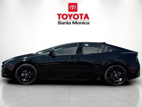 New 2027 Toyota Prius FWD image 8