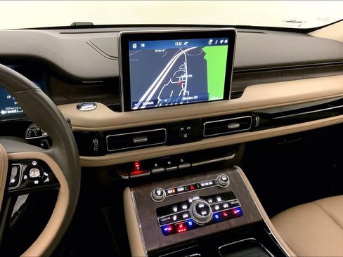 Used 2023 Lincoln Aviator Reserve w/ Equipment Group 201A image 5