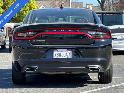 Used 2022 Dodge Charger SXT w/ Plus Group RWD image 5