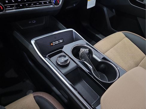 New 2026 Chevrolet Equinox ACTIV w/ Convenience Package III FWD image 25