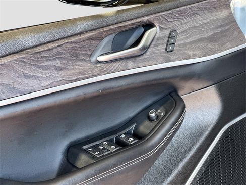 Used 2022 Jeep Grand Cherokee Limited 4xe w/ Luxury Tech Group II image 25