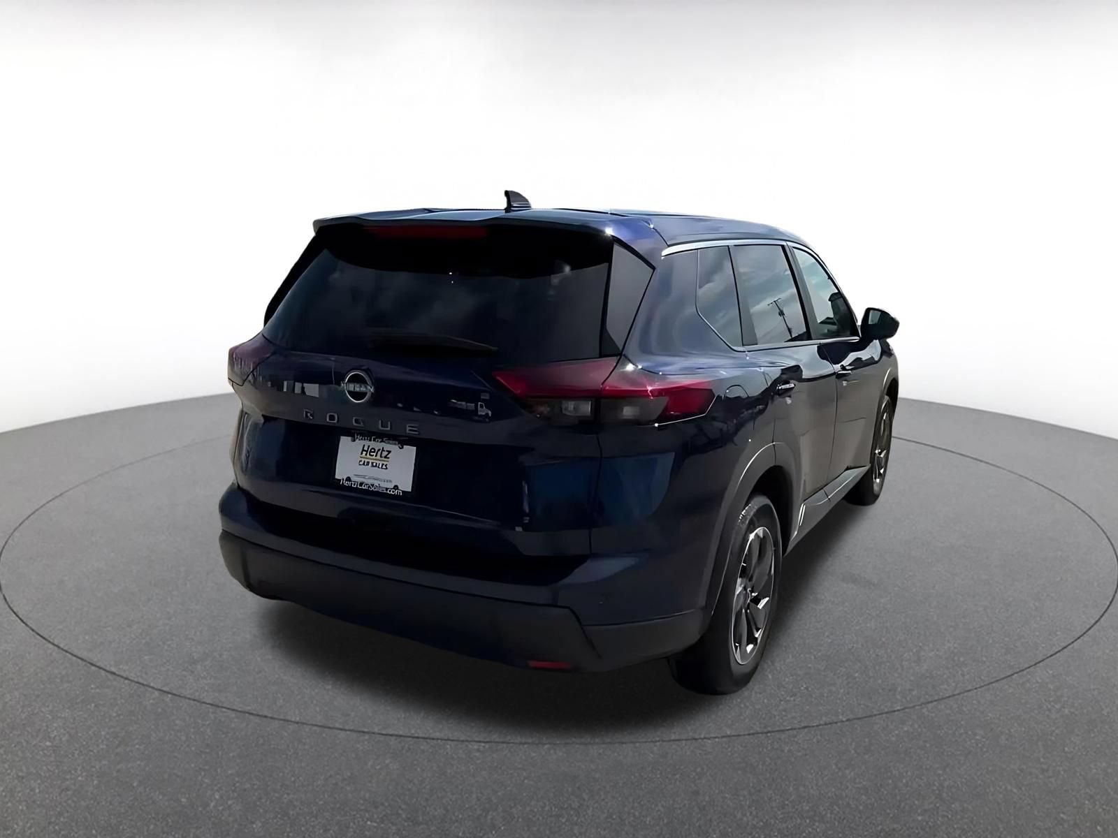 Used 2025 Nissan Rogue SV FWD image 13