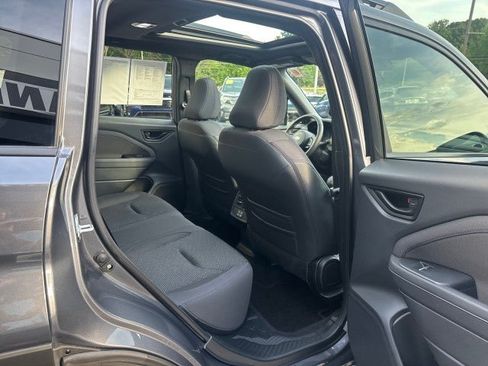 Certified 2025 Subaru Forester Premium AWD/4WD image 40