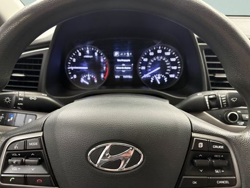 Used 2018 Hyundai Elantra SEL FWD image 17