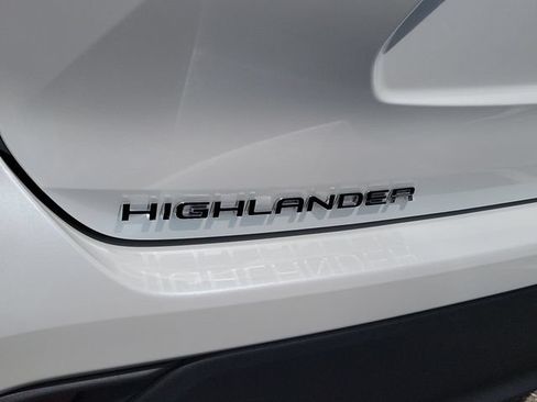 Used 2026 Toyota Highlander XLE AWD/4WD image 5