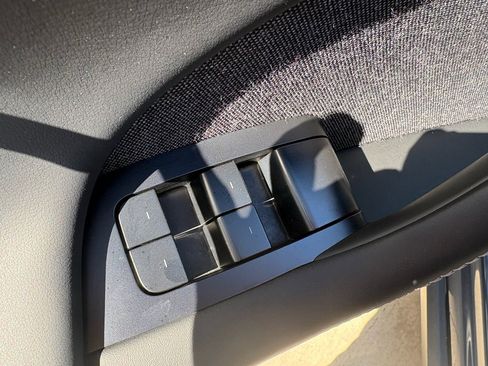 Used 2023 Tesla Model X Standard Range image 11