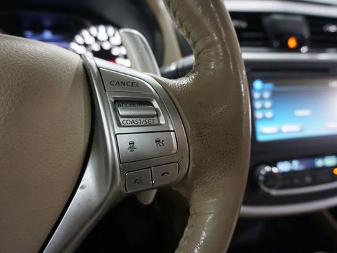 Used 2017 Nissan Altima 3.5 SL w/ 3.5SL Technology Package FWD image 8