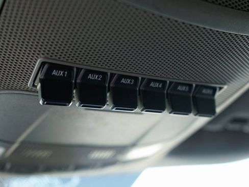 Used 2017 Ford F550 2WD Regular Cab Super Duty image 32