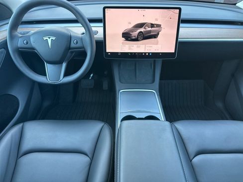 Used 2024 Tesla Model Y Long Range image 13