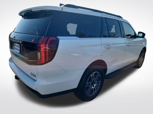Used 2025 Ford Expedition Active image 5