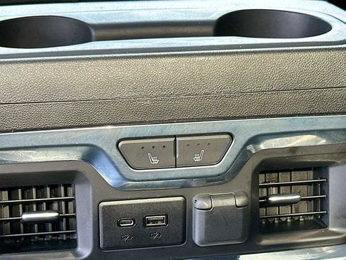 Used 2020 GMC Sierra 2500 AT4 w/ AT4 Premium Package AWD/4WD image 27